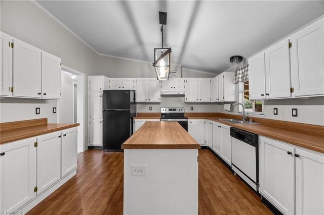 7121 Old Lexington Road, Winston-salem, NC 27107