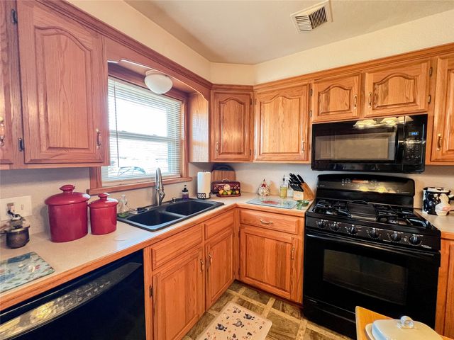 1001 SE 3rd Street, Knox City, TX 79529