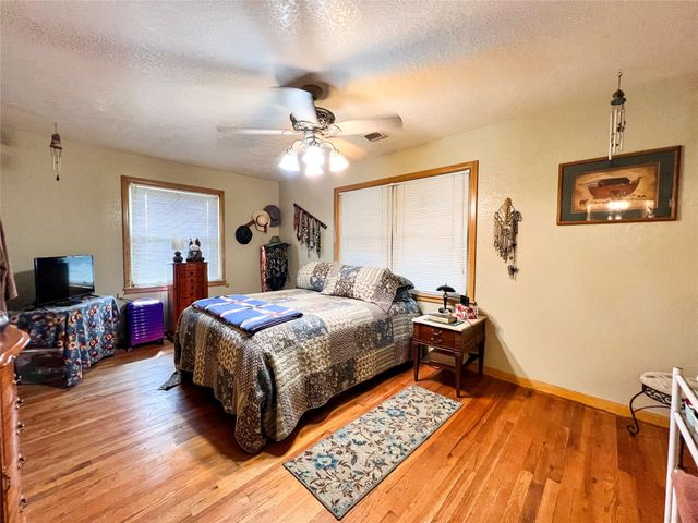 1001 SE 3rd Street, Knox City, TX 79529