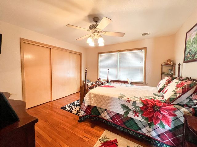 1001 SE 3rd Street, Knox City, TX 79529