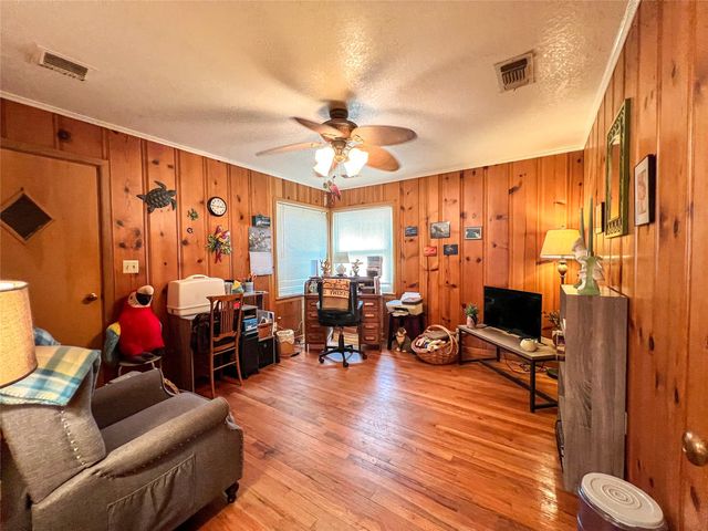 1001 SE 3rd Street, Knox City, TX 79529