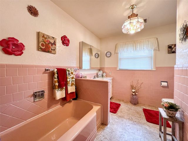 1001 SE 3rd Street, Knox City, TX 79529