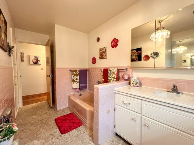 1001 SE 3rd Street, Knox City, TX 79529