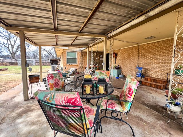 1001 SE 3rd Street, Knox City, TX 79529