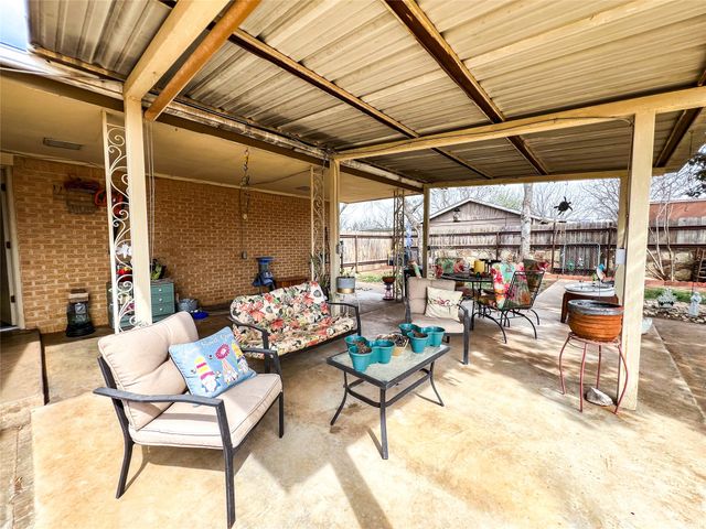 1001 SE 3rd Street, Knox City, TX 79529