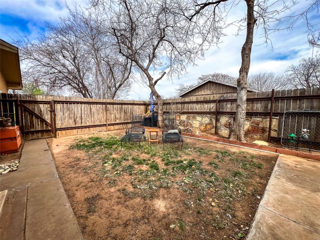 1001 SE 3rd Street, Knox City, TX 79529