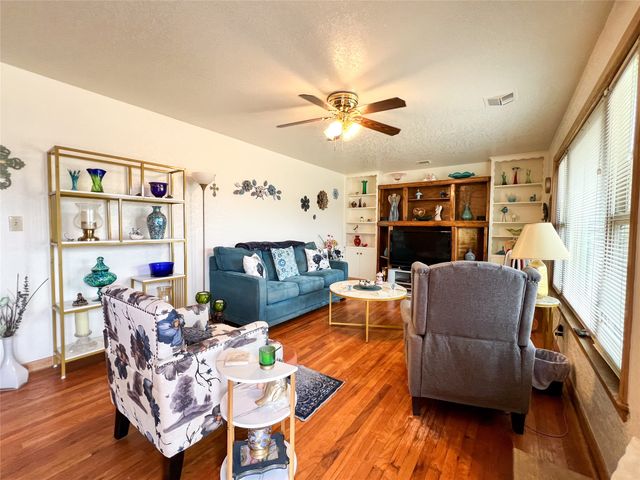 1001 SE 3rd Street, Knox City, TX 79529