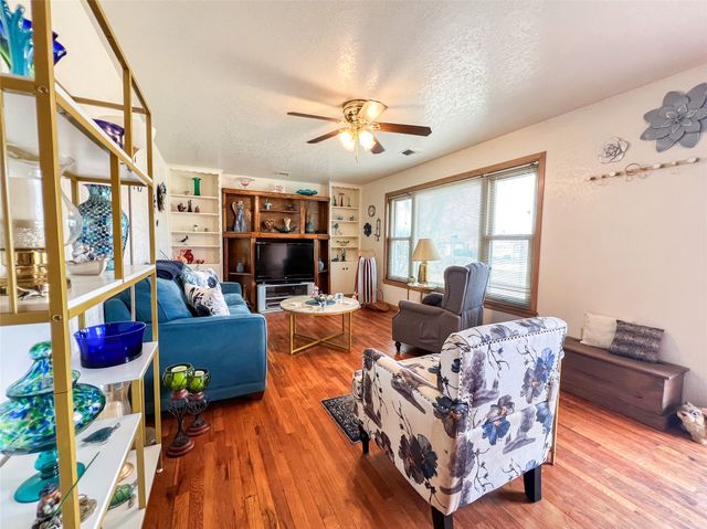 1001 SE 3rd Street, Knox City, TX 79529