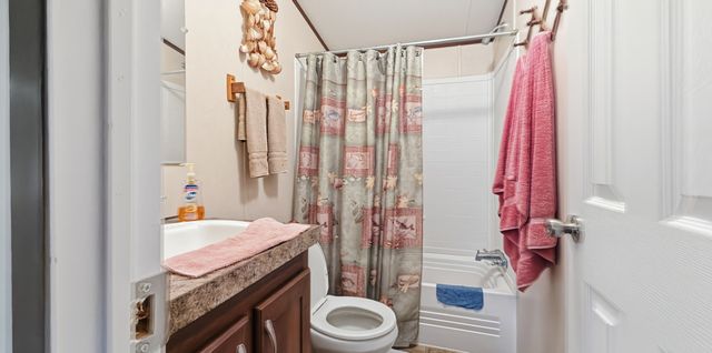 945 Lake Road, Gordonville, TX 76245