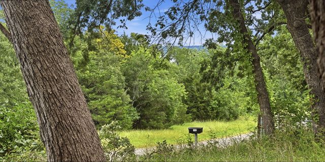 945 Lake Road, Gordonville, TX 76245