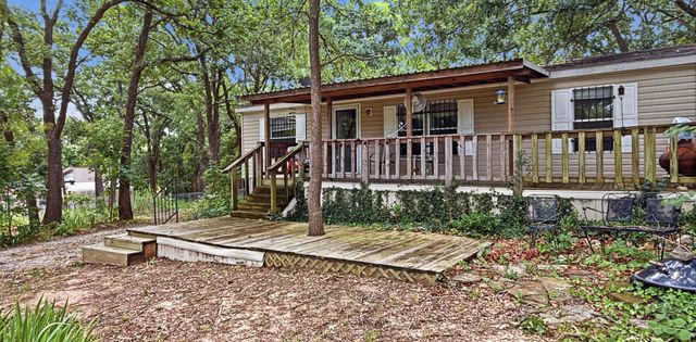 945 Lake Road, Gordonville, TX 76245