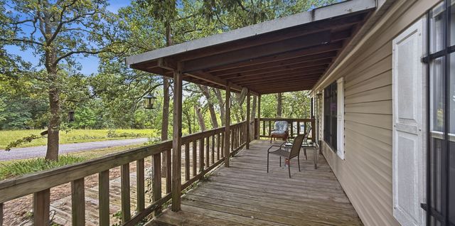 945 Lake Road, Gordonville, TX 76245