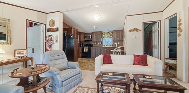 945 Lake Road, Gordonville, TX 76245