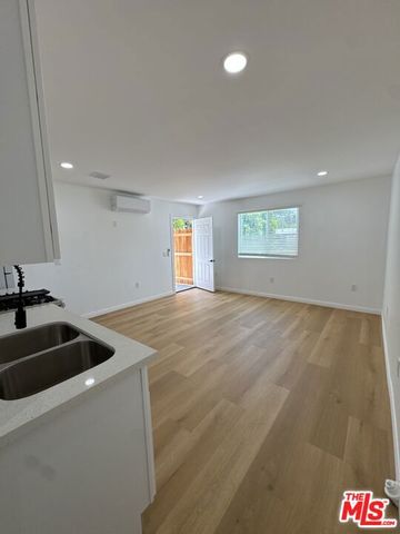 19459 Keswick Street, Reseda (los Angeles), CA 91335