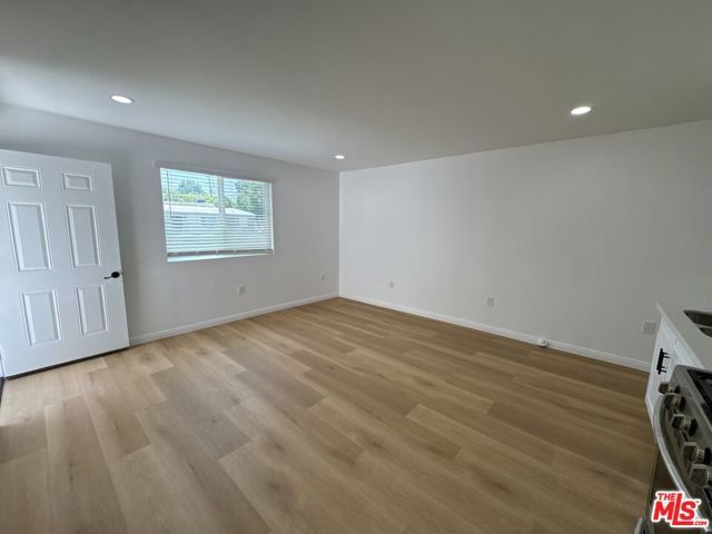 19459 Keswick Street, Reseda (los Angeles), CA 91335