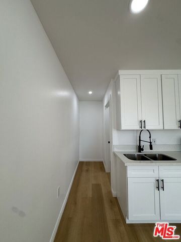 19459 Keswick Street, Reseda (los Angeles), CA 91335