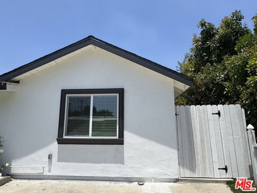 19459 Keswick Street, Reseda (los Angeles), CA 91335