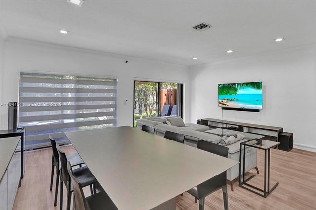 21150 Jib Court J12, Aventura, FL 33180