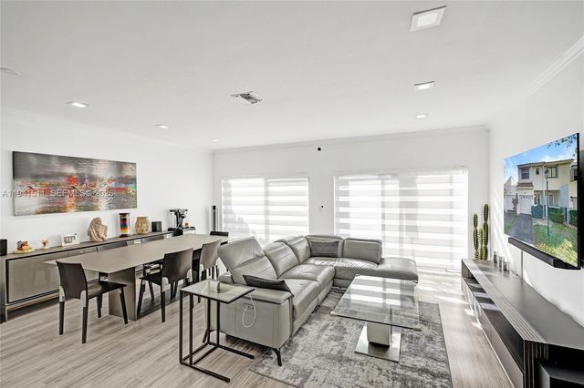 21150 Jib Court J12, Aventura, FL 33180