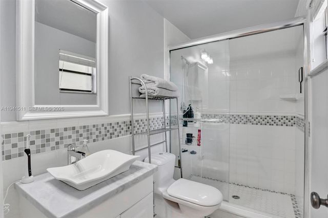 21150 Jib Court J12, Aventura, FL 33180