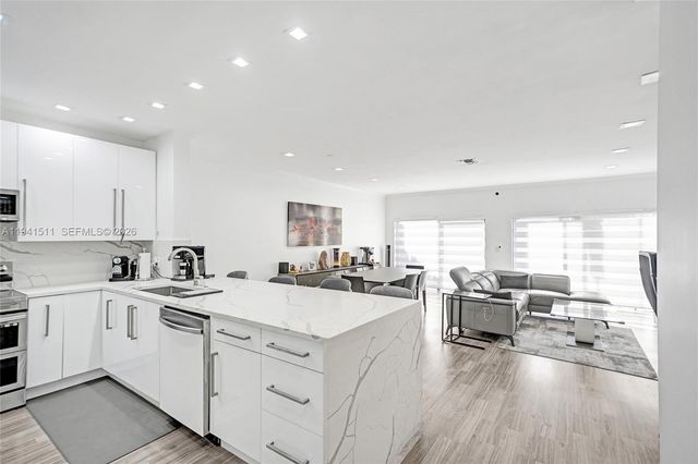 21150 Jib Court J12, Aventura, FL 33180