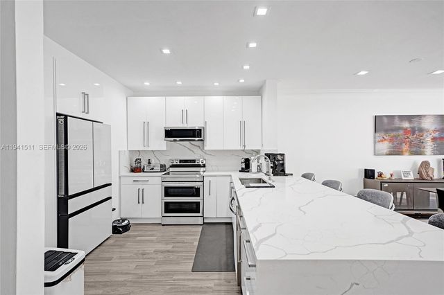 21150 Jib Court J12, Aventura, FL 33180