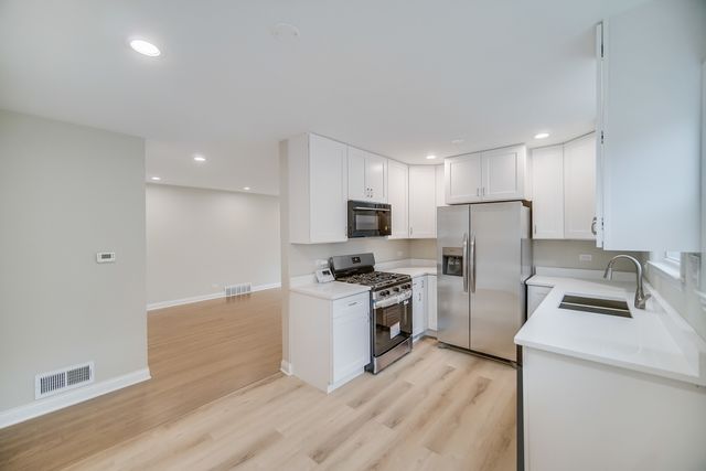 2149 E 90th Street, Chicago, IL 60617