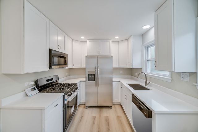2149 E 90th Street, Chicago, IL 60617