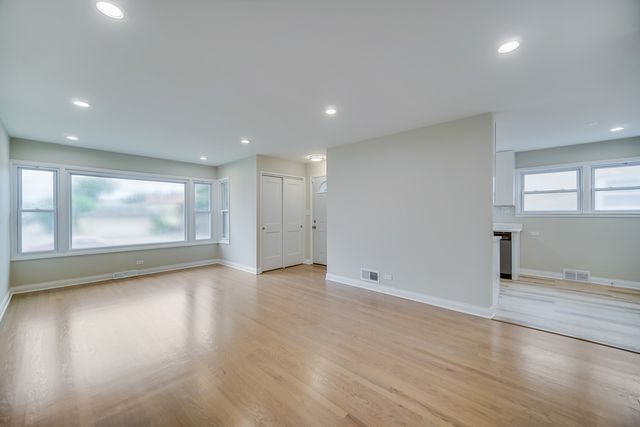 2149 E 90th Street, Chicago, IL 60617