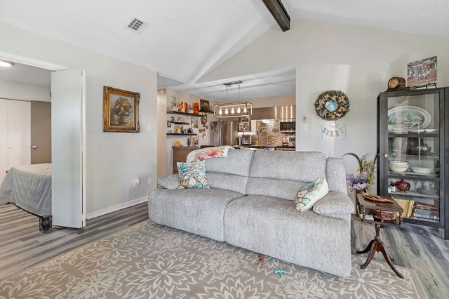 17 Townhouse Lane, Trinity, TX 75862