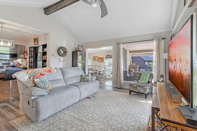 17 Townhouse Lane, Trinity, TX 75862