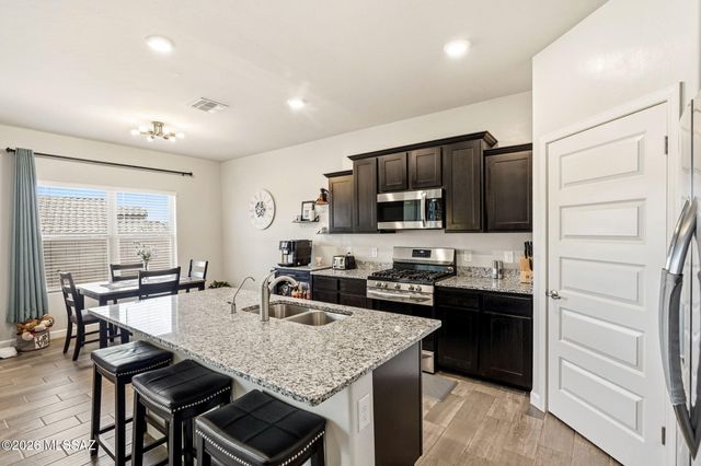 656 S Adanirom Judson Avenue, Corona De Tucson, AZ 85641