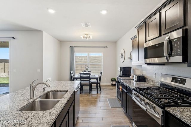 656 S Adanirom Judson Avenue, Corona De Tucson, AZ 85641