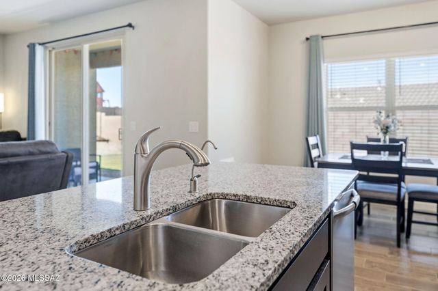 656 S Adanirom Judson Avenue, Corona De Tucson, AZ 85641