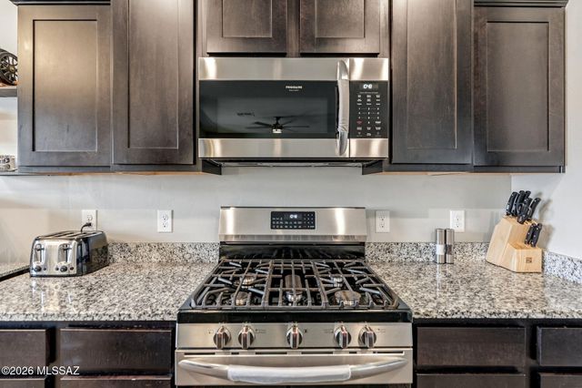 656 S Adanirom Judson Avenue, Corona De Tucson, AZ 85641