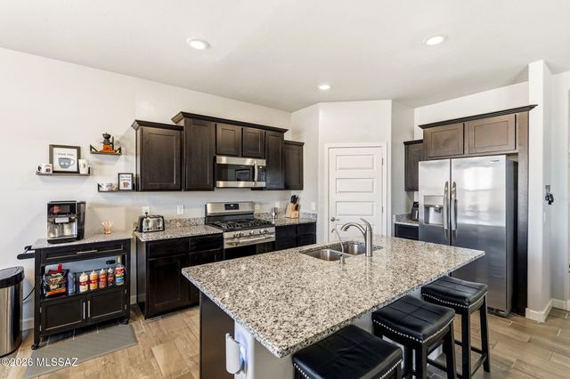 656 S Adanirom Judson Avenue, Corona De Tucson, AZ 85641