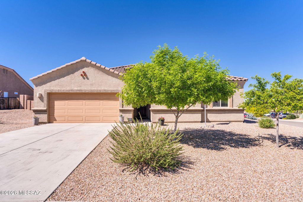 656 S Adanirom Judson Avenue, Corona De Tucson, AZ 85641