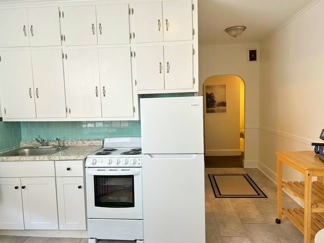 35 Lee Street 11, Cambridge, MA 02138