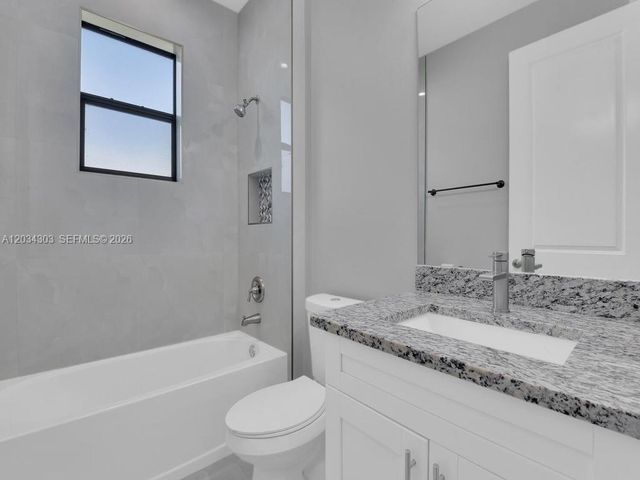 4210 58th Ave NE, Naples, FL 34120