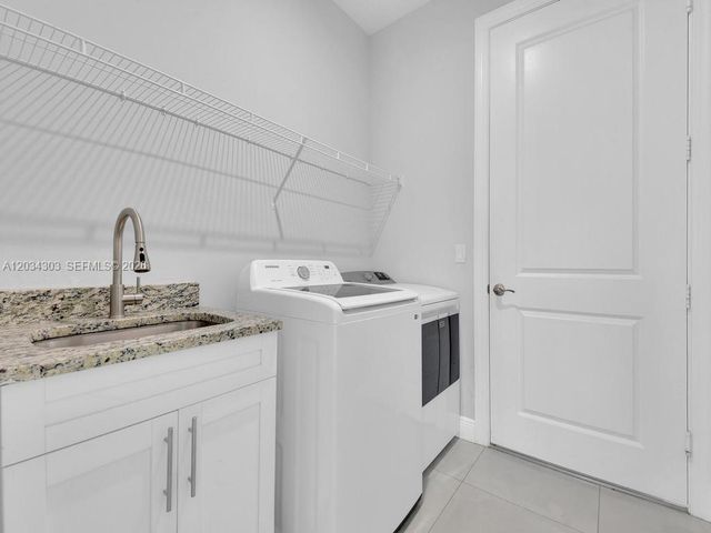 4210 58th Ave NE, Naples, FL 34120