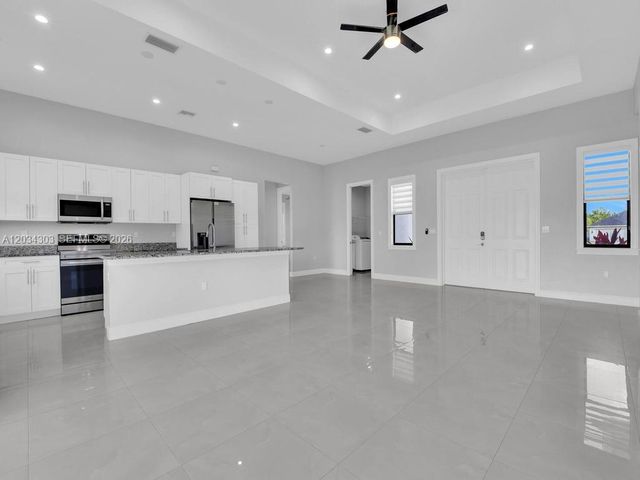 4210 58th Ave NE, Naples, FL 34120