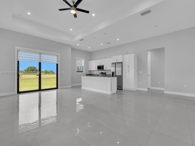 4210 58th Ave NE, Naples, FL 34120