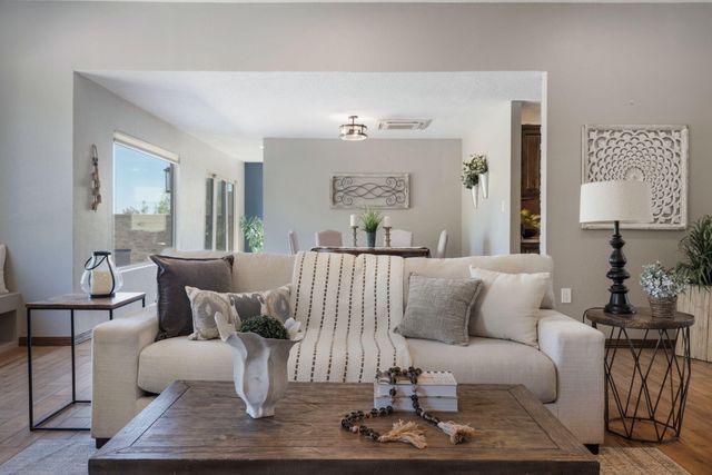 9806 Greenbrier Road NE, Albuquerque, NM 87111