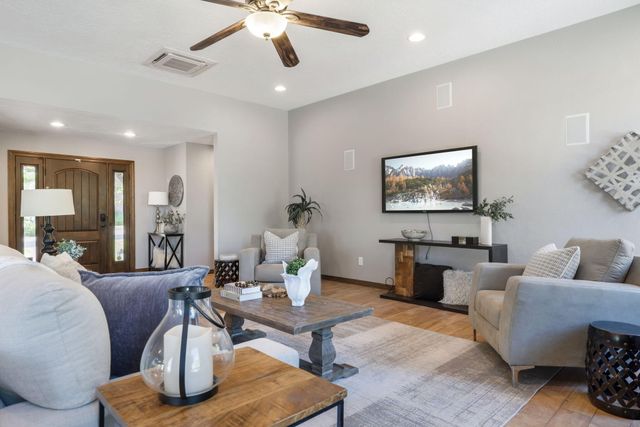 9806 Greenbrier Road NE, Albuquerque, NM 87111