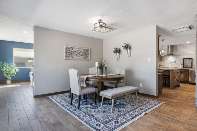 9806 Greenbrier Road NE, Albuquerque, NM 87111