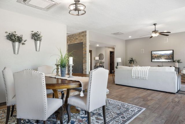 9806 Greenbrier Road NE, Albuquerque, NM 87111