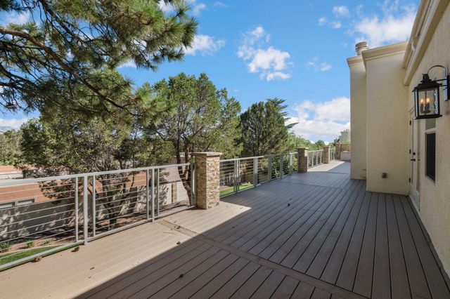 9806 Greenbrier Road NE, Albuquerque, NM 87111