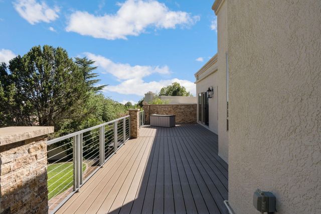 9806 Greenbrier Road NE, Albuquerque, NM 87111