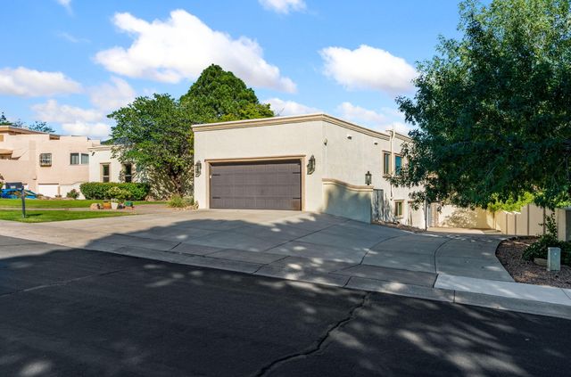 9806 Greenbrier Road NE, Albuquerque, NM 87111