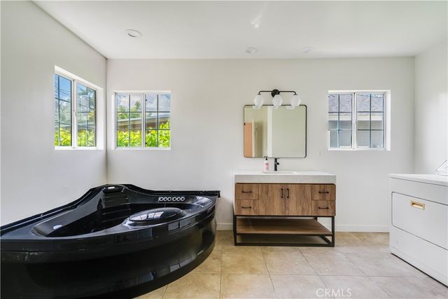 3654 Urquidez Avenue, Glendale, CA 91208